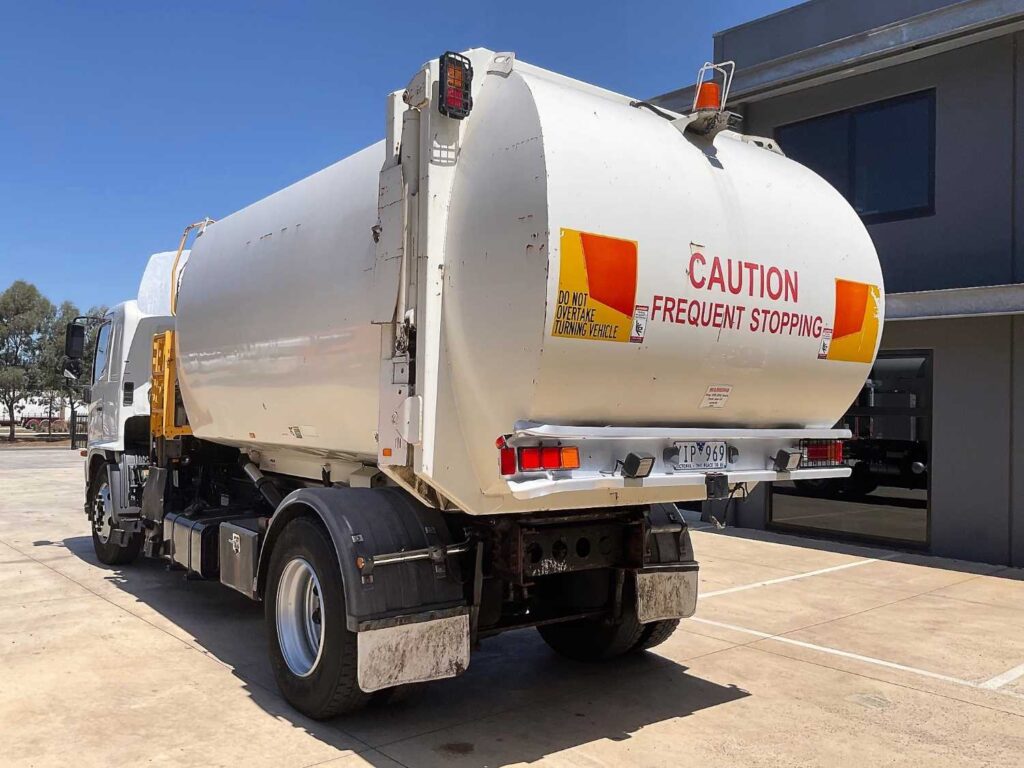 2012 HINO GH COMPACTOR - Racecourse Motor Company