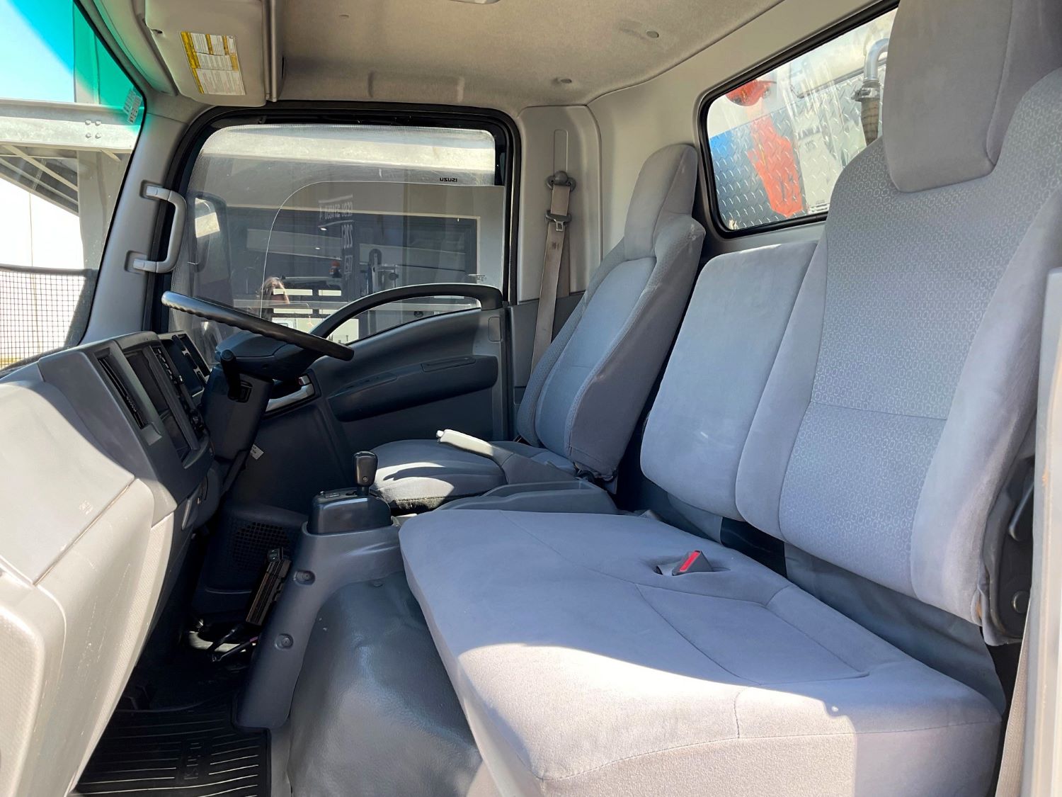 2015 ISUZU NQR87-190 SERVICE BODY