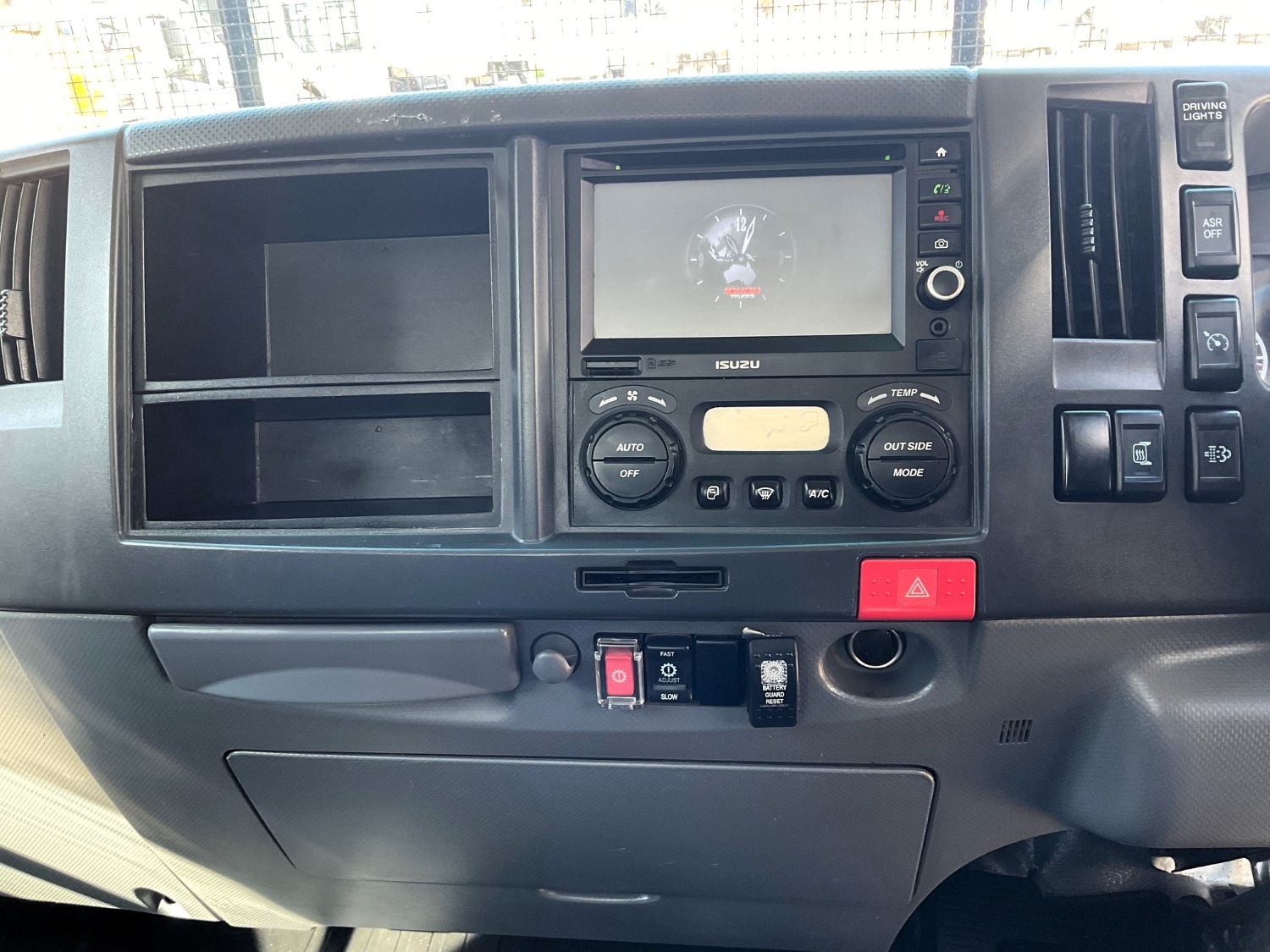 2015 ISUZU NQR87-190 SERVICE BODY