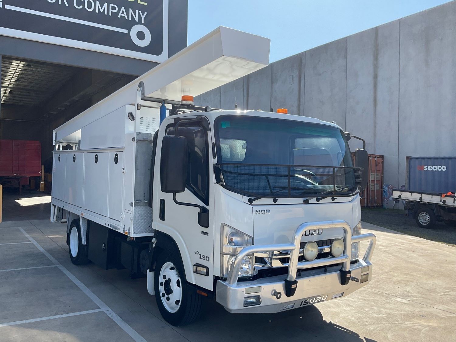 2015 ISUZU NQR87-190 SERVICE BODY