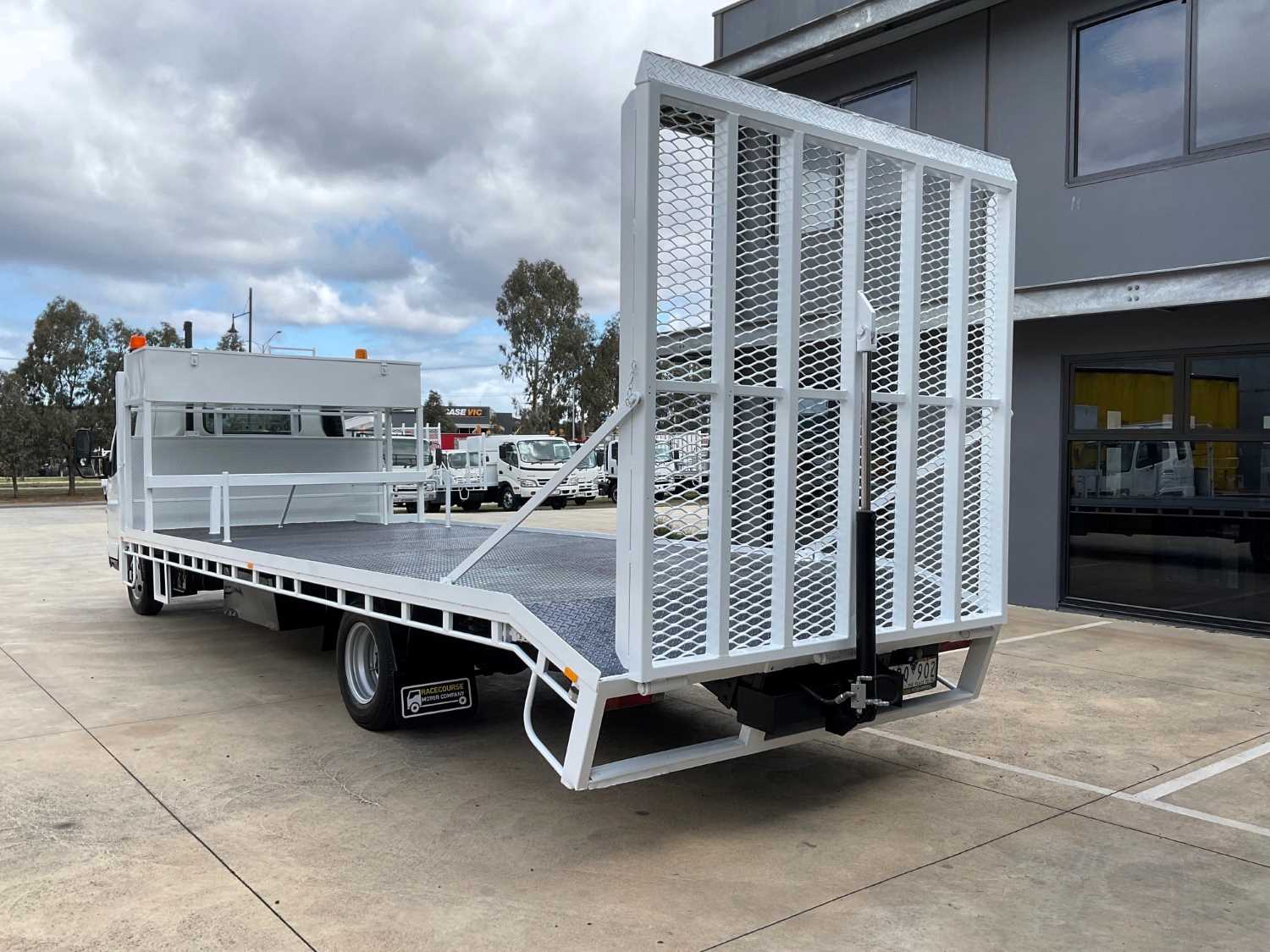 2006 MITSUBISHI CANTER BEAVERTAIL