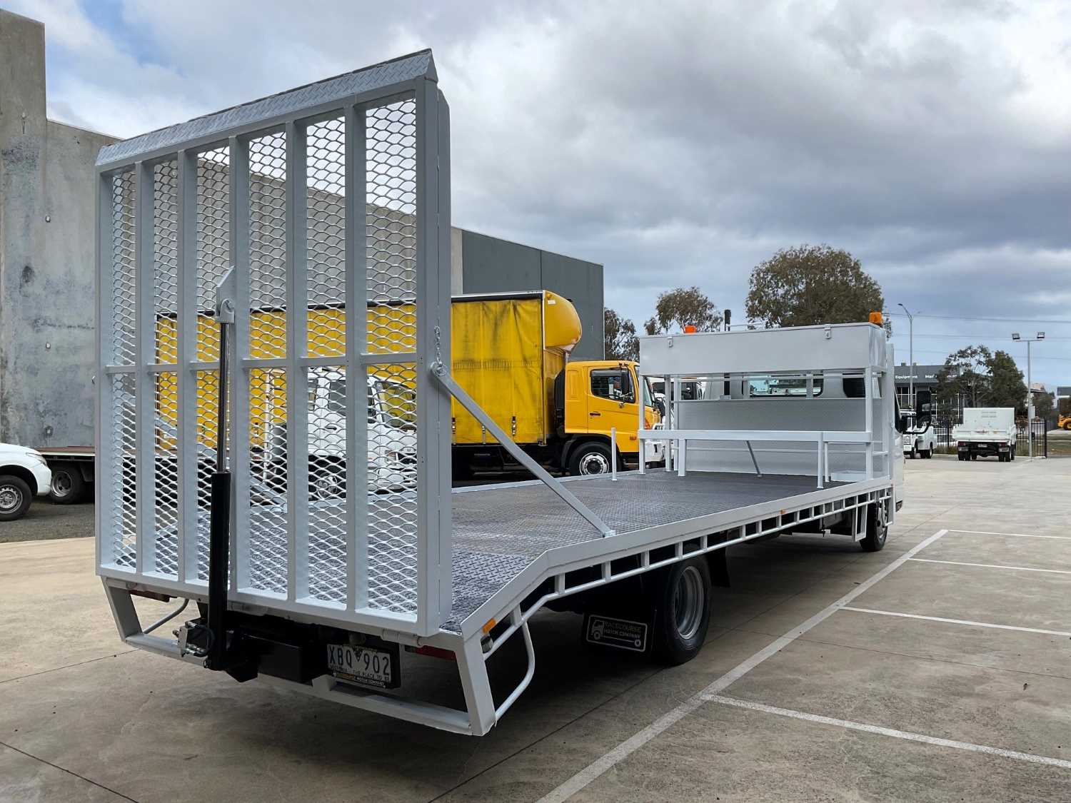 2006 MITSUBISHI CANTER BEAVERTAIL
