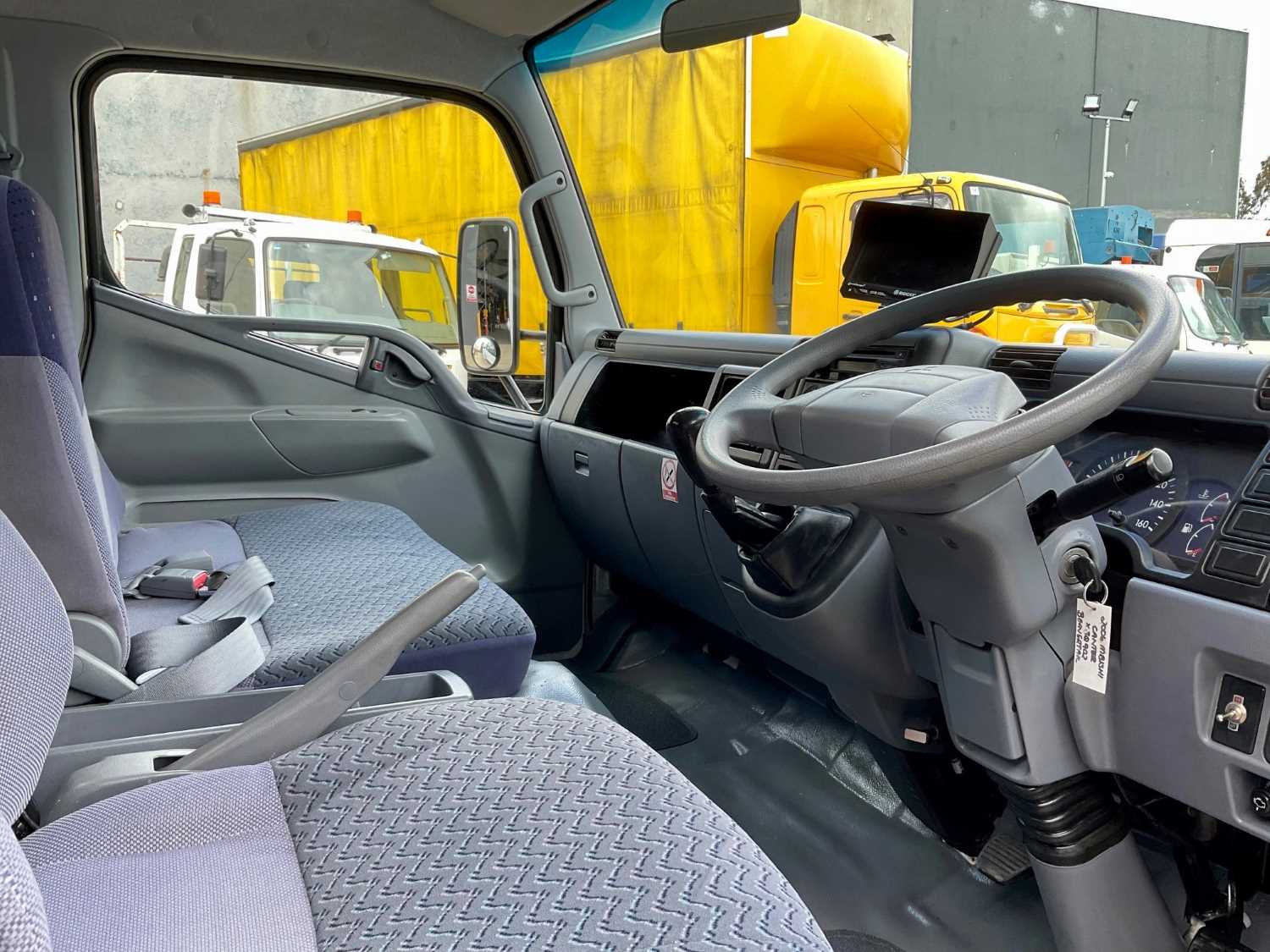 2006 MITSUBISHI CANTER BEAVERTAIL