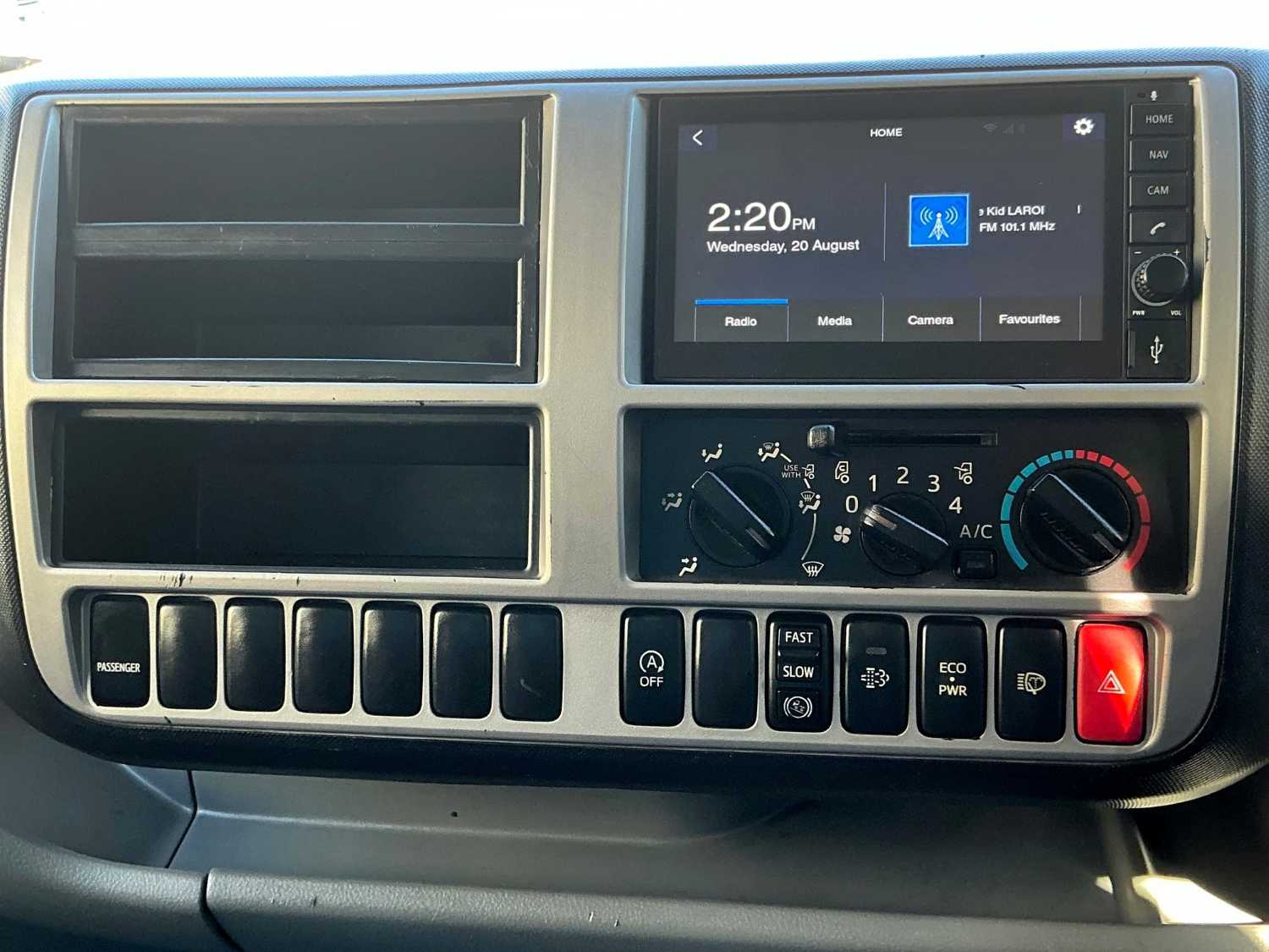 2012 HINO 300 PANTECH