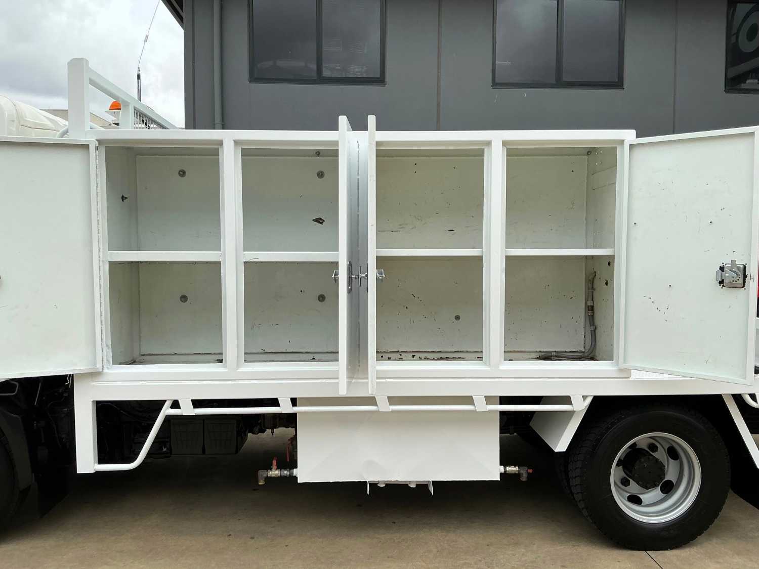 2012 HINO 300 SERVICE BODY