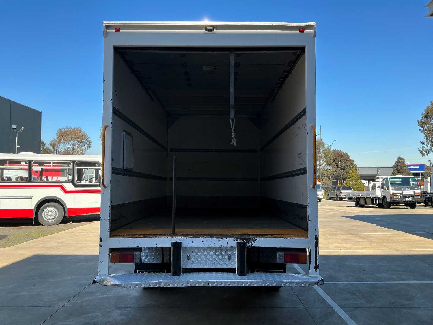 2013 HINO 300 PANTECH