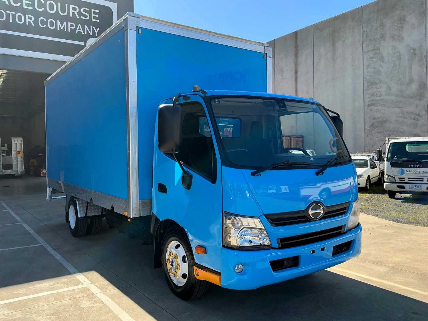 2013 HINO 300 PANTECH