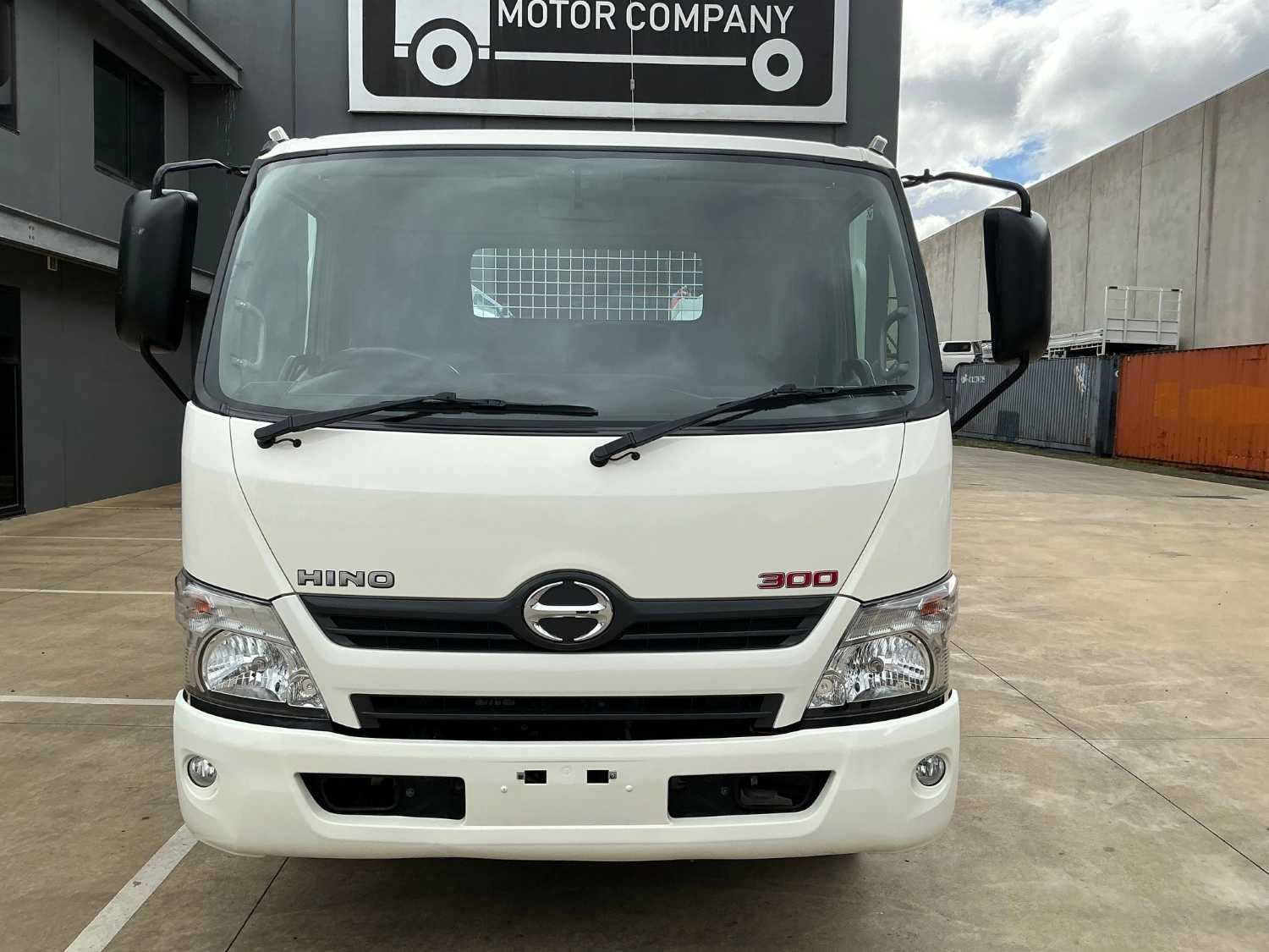 2012 HINO 300 SERVICE BODY