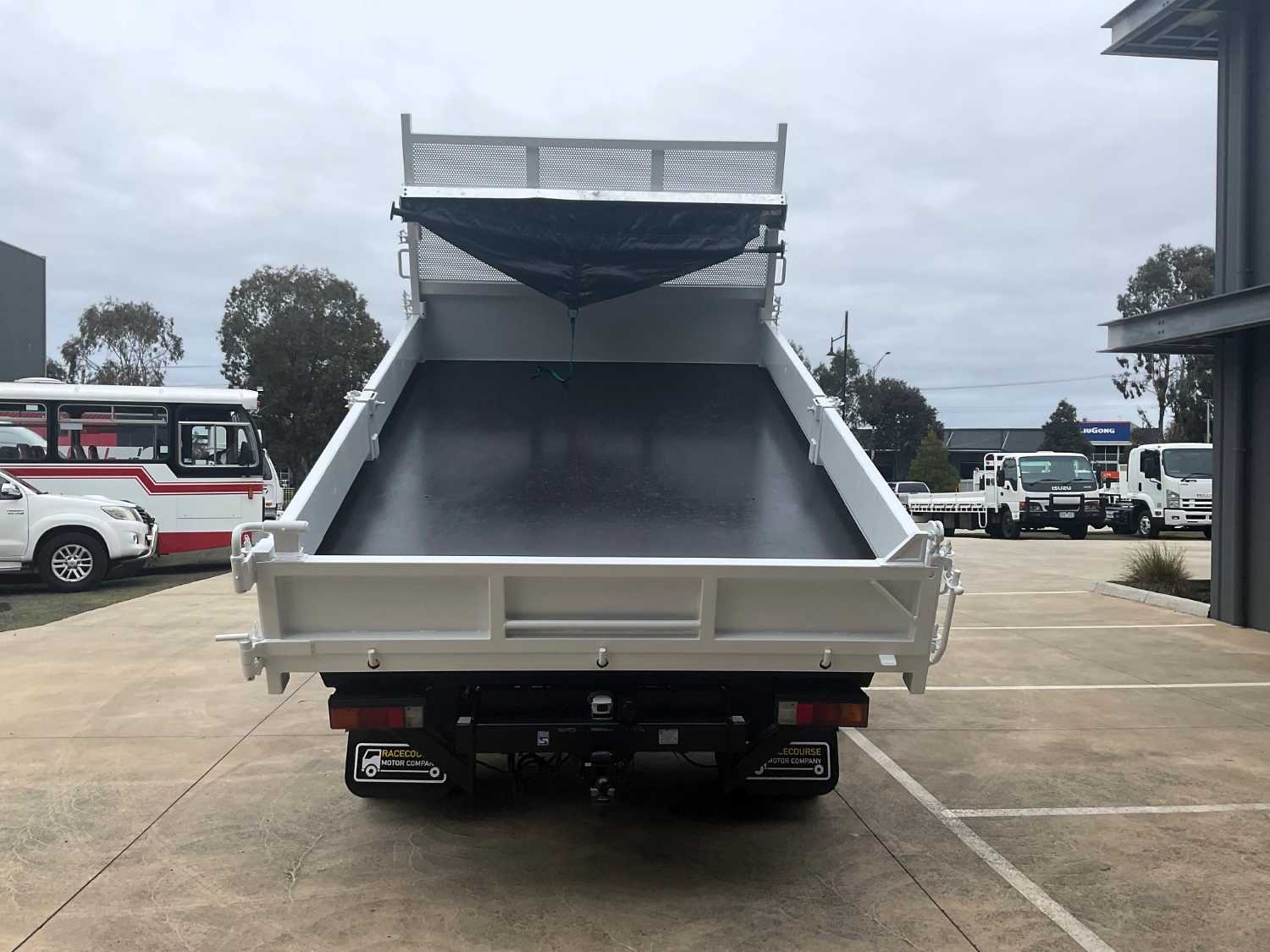 2015 MITSUBISHI CANTER 3 WAY TIPPER