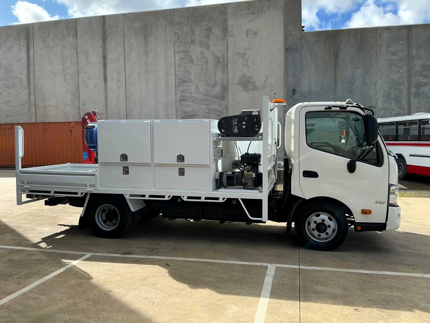 2012 HINO 300 SERVICE BODY