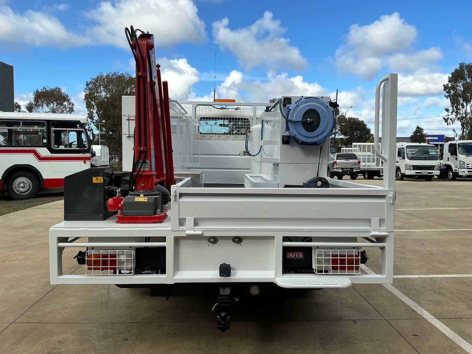 2012 HINO 300 SERVICE BODY
