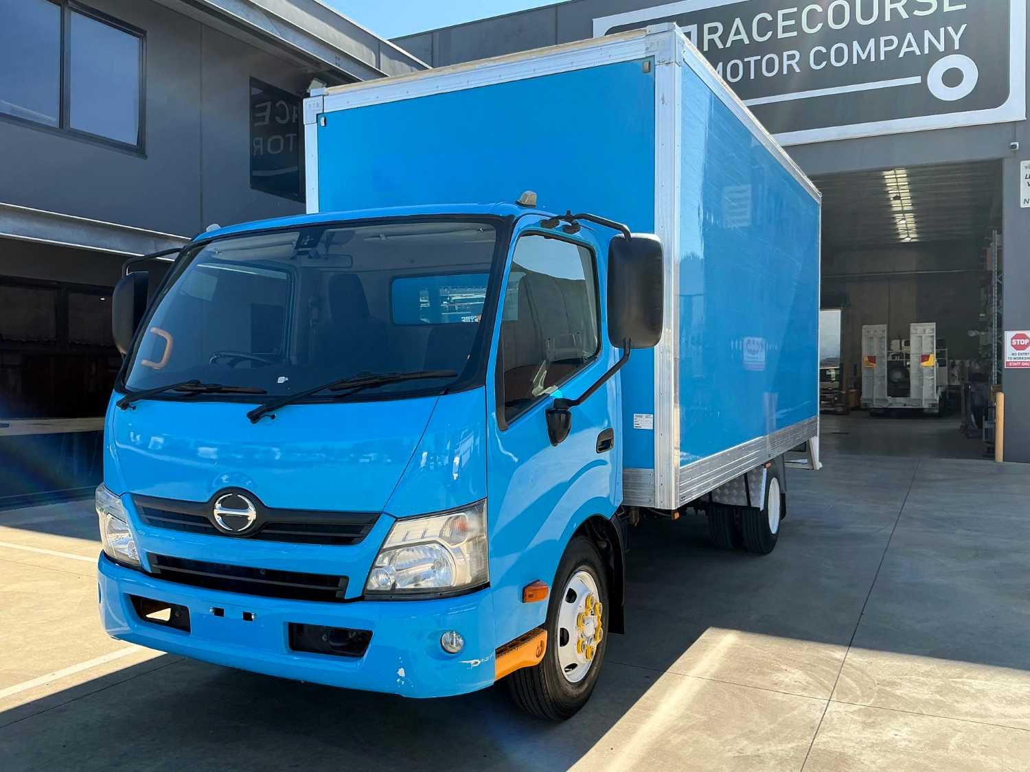 2013 HINO 300 PANTECH