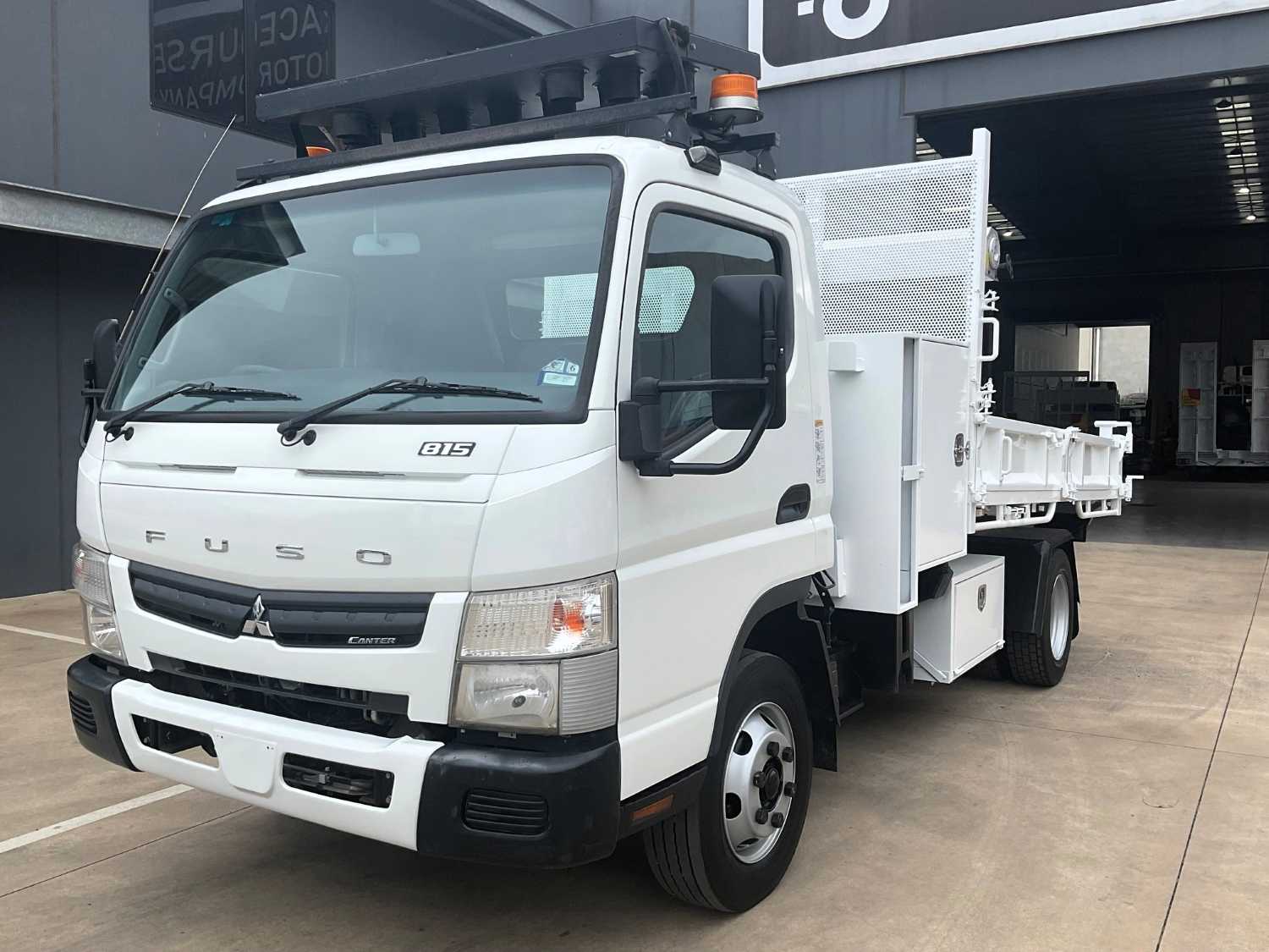 2015 MITSUBISHI CANTER 3 WAY TIPPER