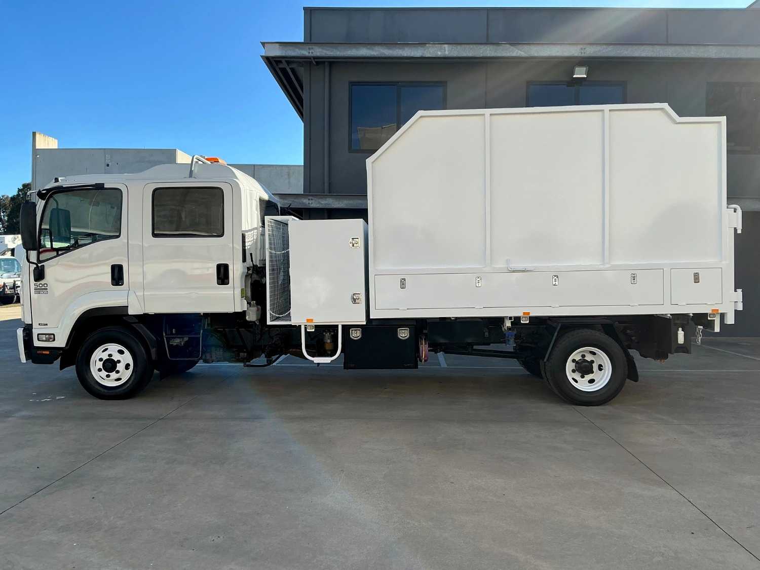 2015 ISUZU FRR500 DUAL CAB CHIPPER TIPPER