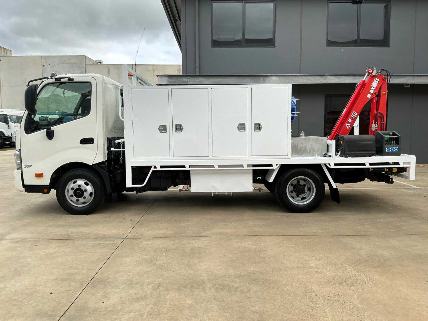 2012 HINO 300 SERVICE BODY