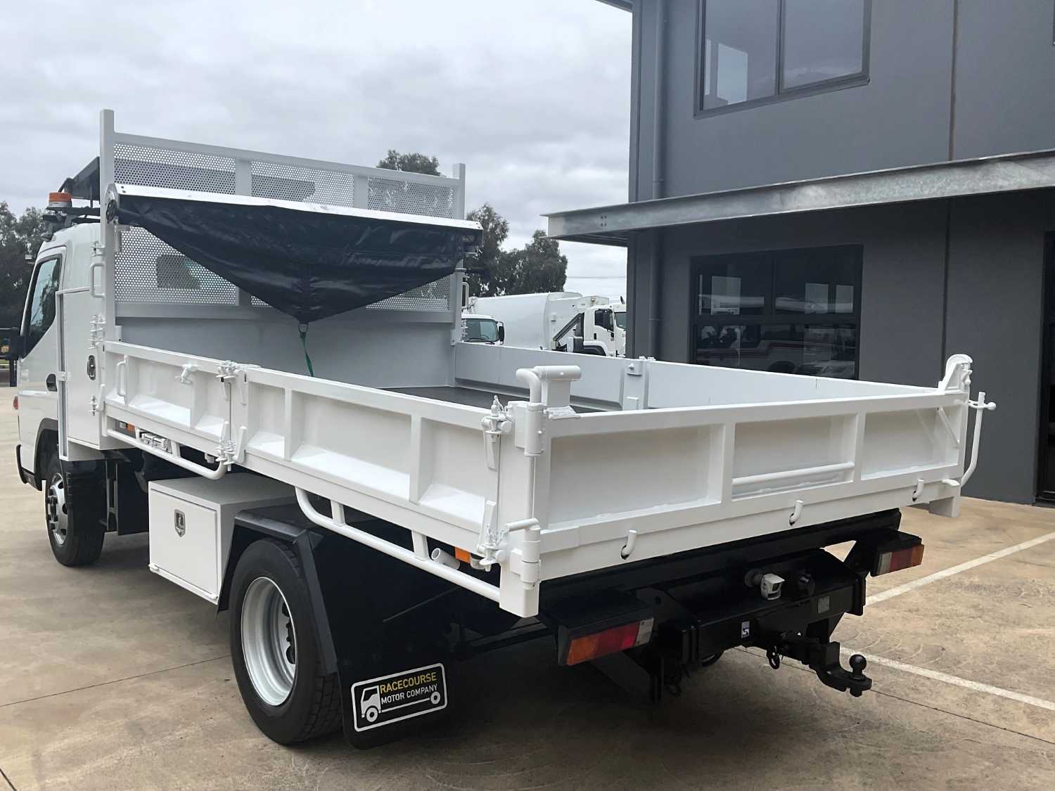 2015 MITSUBISHI CANTER 3 WAY TIPPER