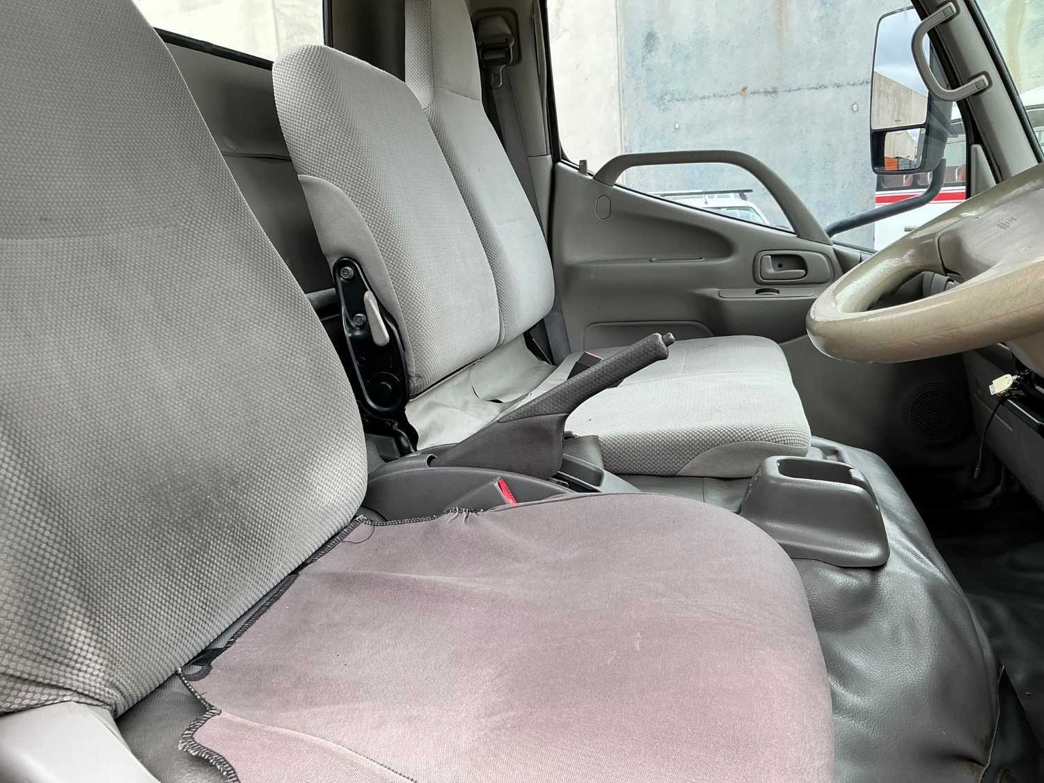 2010 HINO 300 CAB CHASSIS