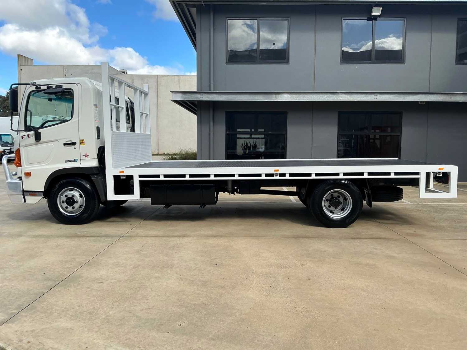 2016 HINO FC TRAY