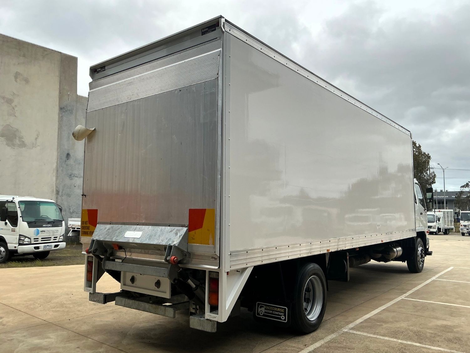 2018 FUSO FIGHTER PANTECH