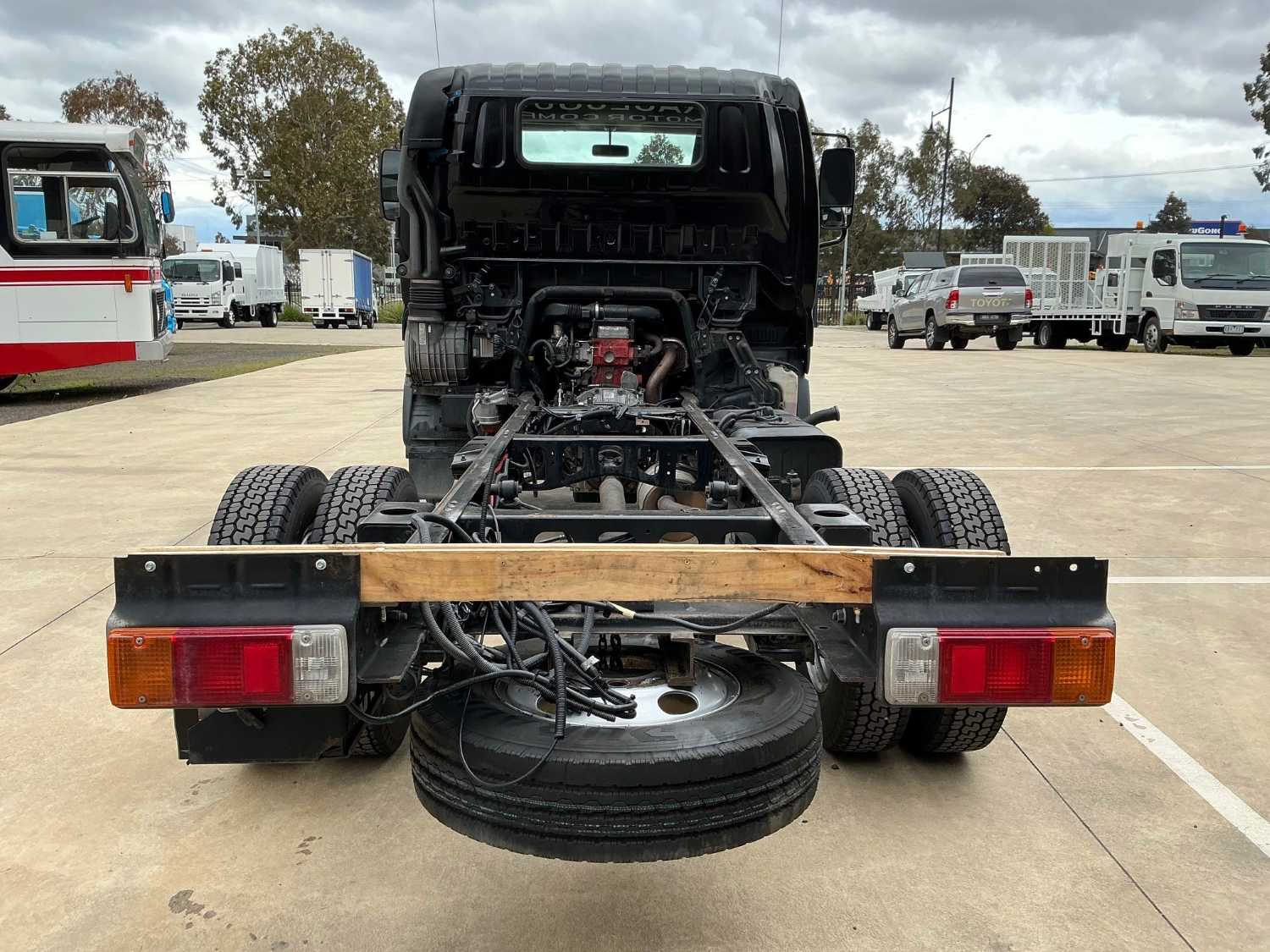 2010 HINO 300 CAB CHASSIS