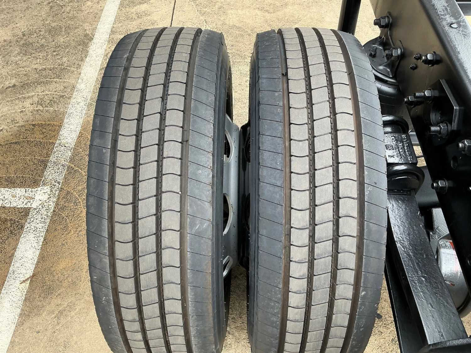 2014 HINO FE CAB CHASSIS