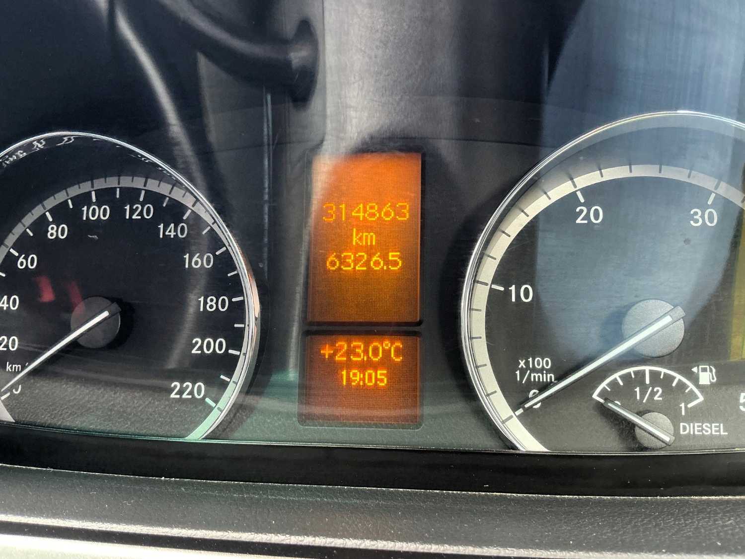 2013 MERCEDES BENZ VITO VAN