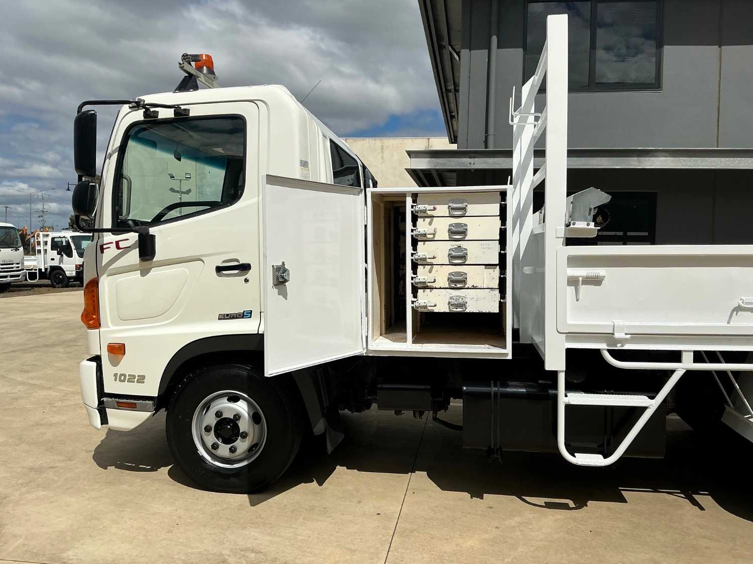 2012 HINO FC TIPPER