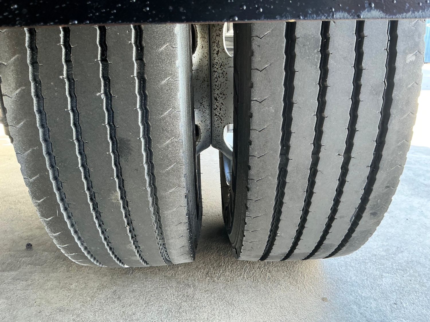 2018 ISUZU NPR65 TRAY image 16