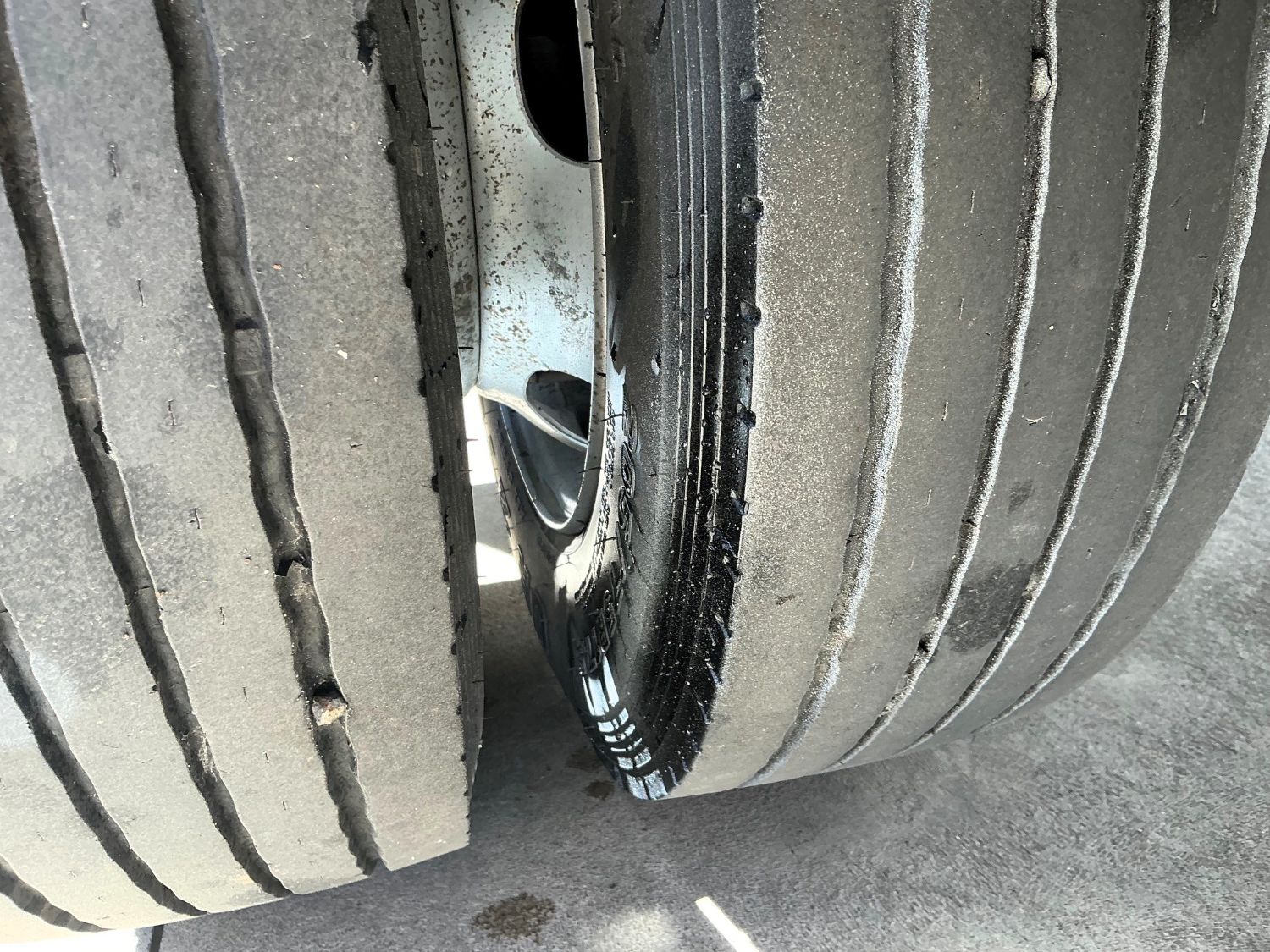 2018 ISUZU NPR65 TRAY image 17