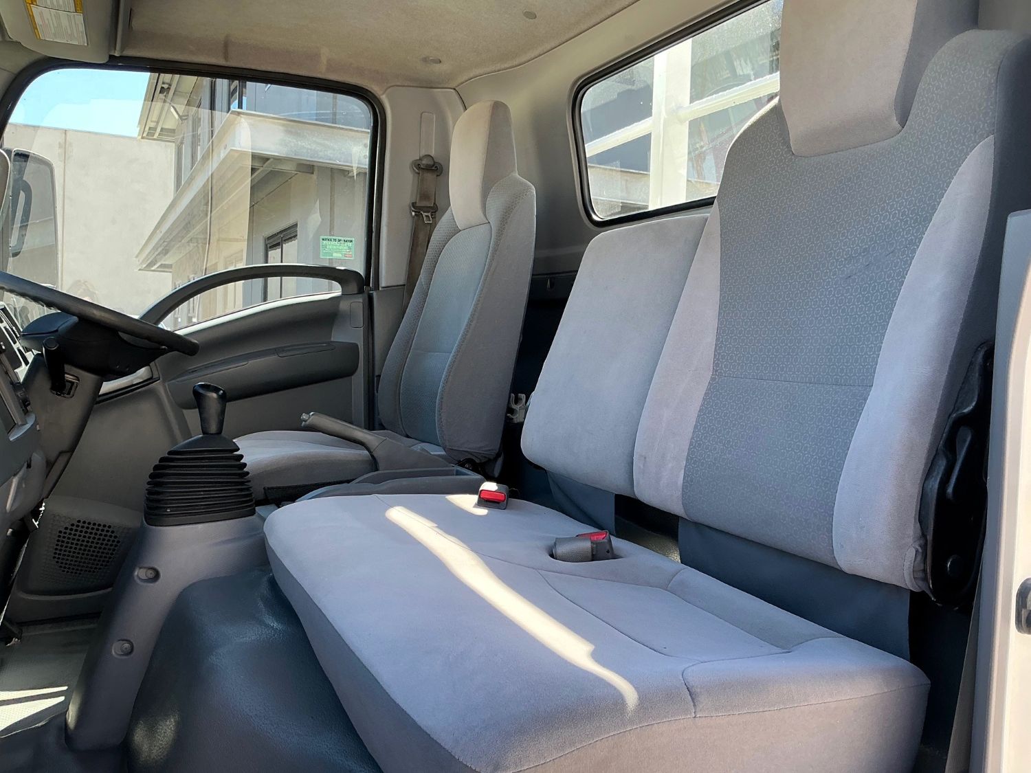 2018 ISUZU NPR65 TRAY image 12