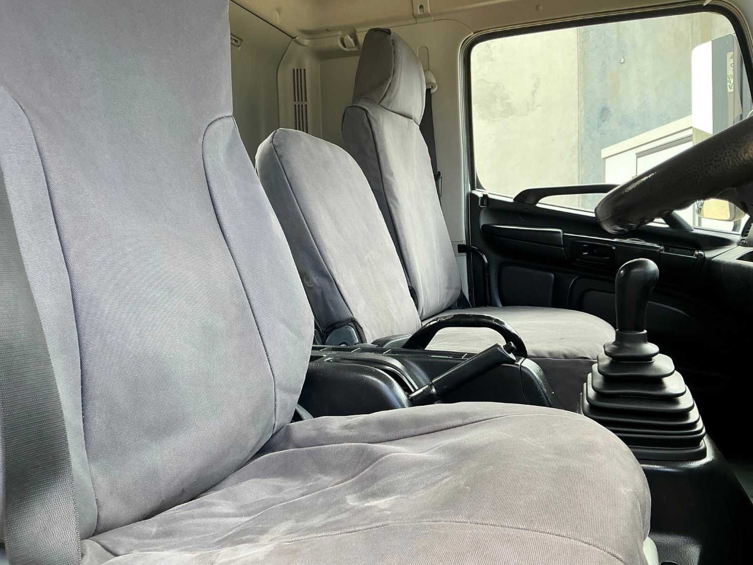 2014 HINO FE CAB CHASSIS