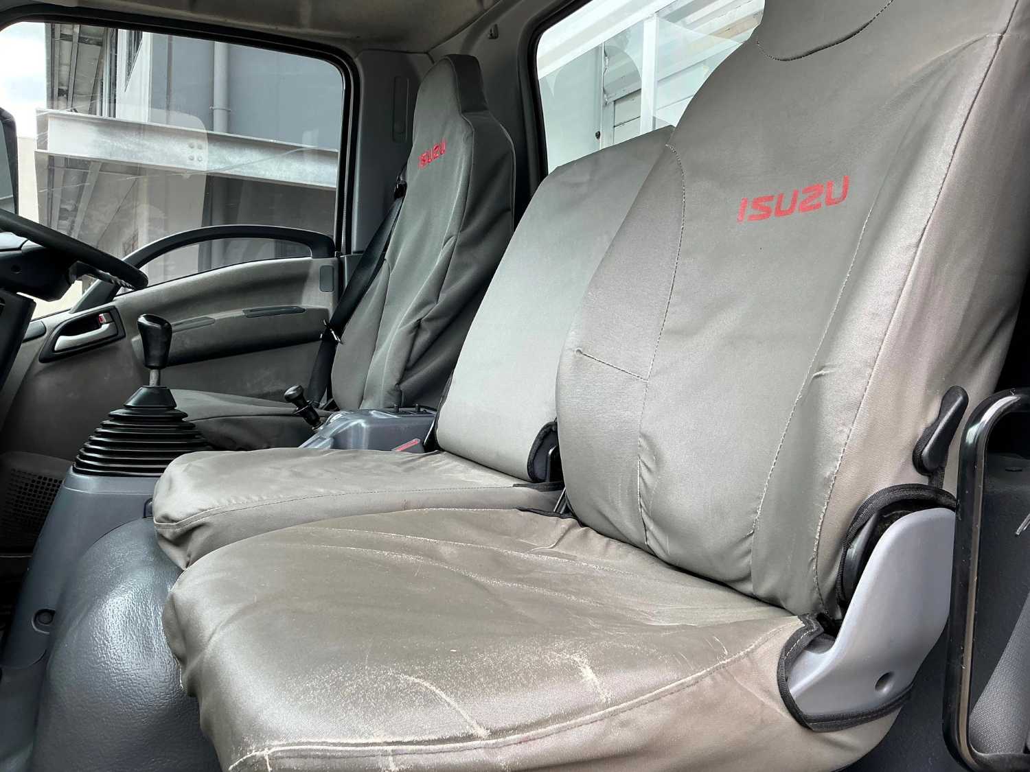 2014 Isuzu FRR500 Service Body/Crane