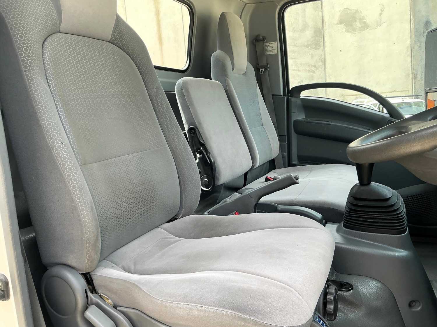 2018 ISUZU NPR65 CAB CHASSIS