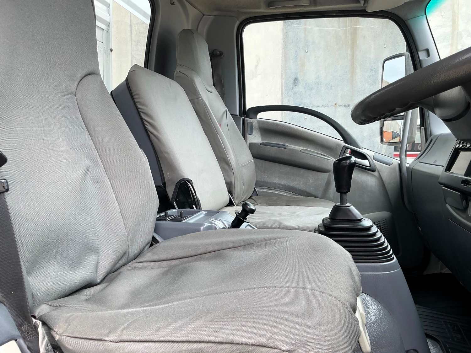 2014 Isuzu FRR500 Service Body/Crane