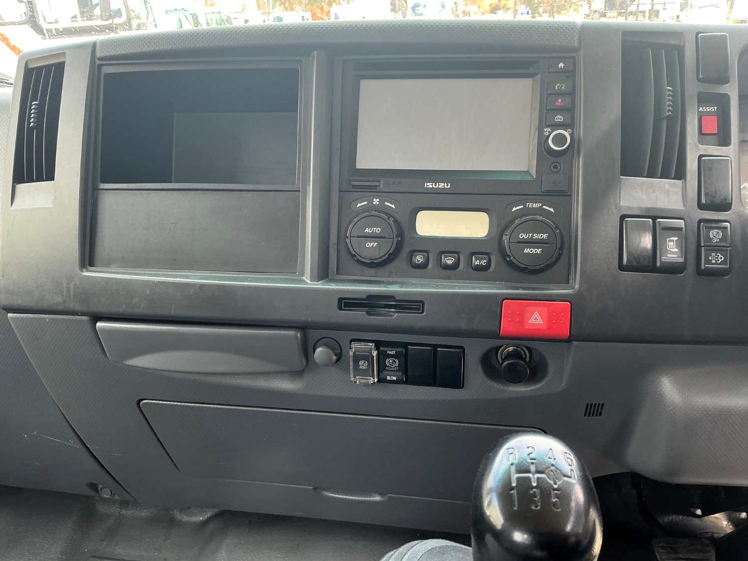 2018 ISUZU NPR65 CAB CHASSIS