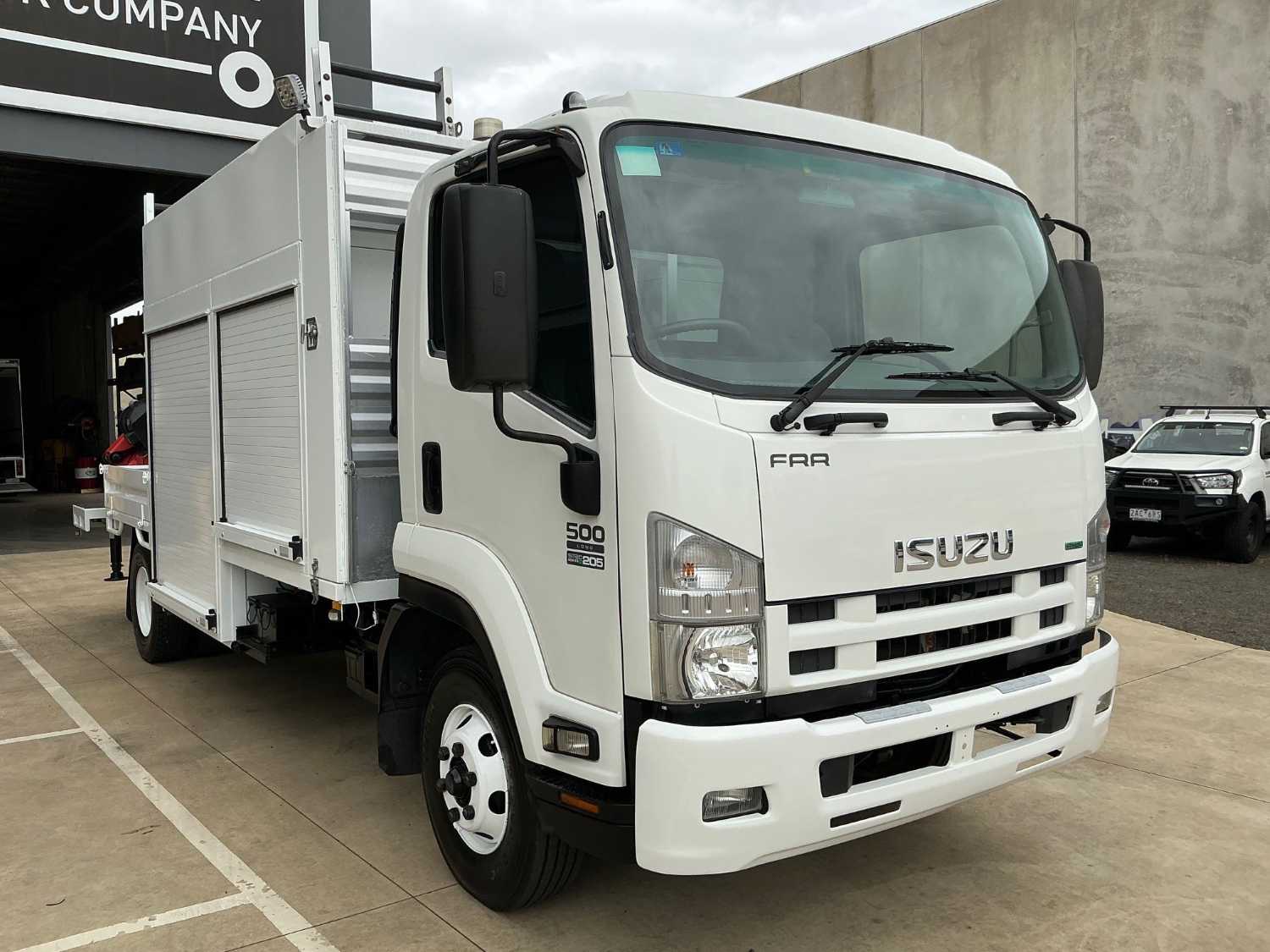 2014 Isuzu FRR500 Service Body/Crane