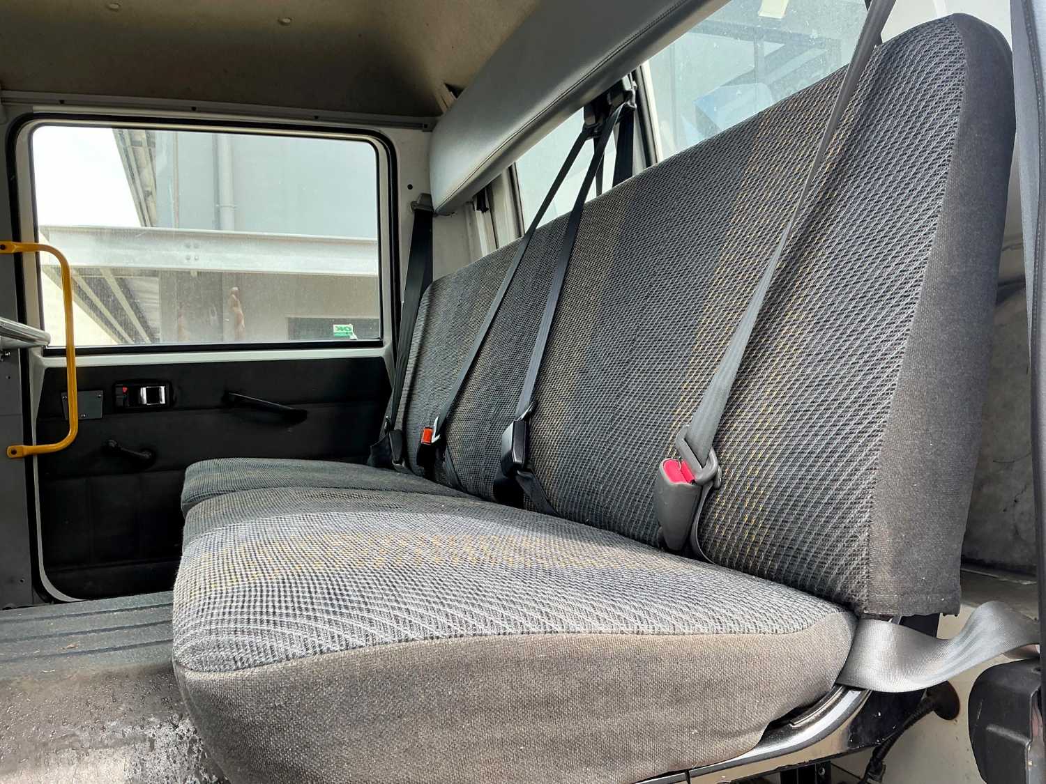 2002 ISUZU FTR800 DUAL CAB CAB CHASSIS