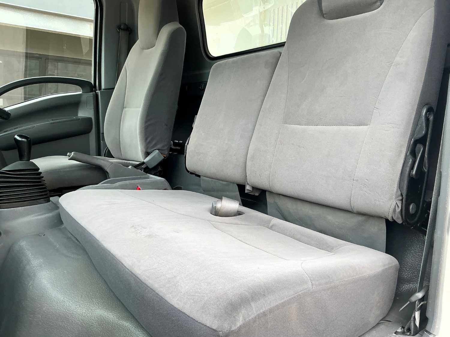 2015 ISUZU NPR300 TIPPER