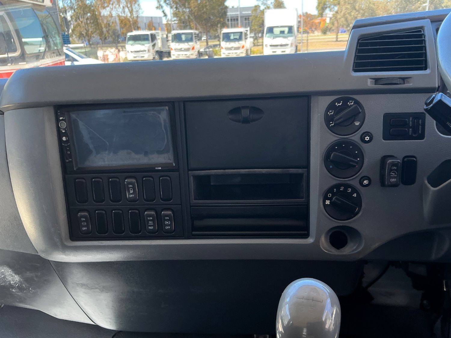 2012 FUSO FIGHTER TRAY