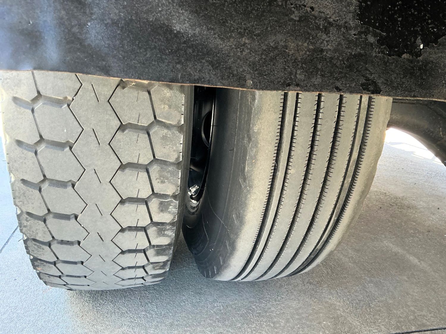 2012 FUSO FIGHTER TRAY