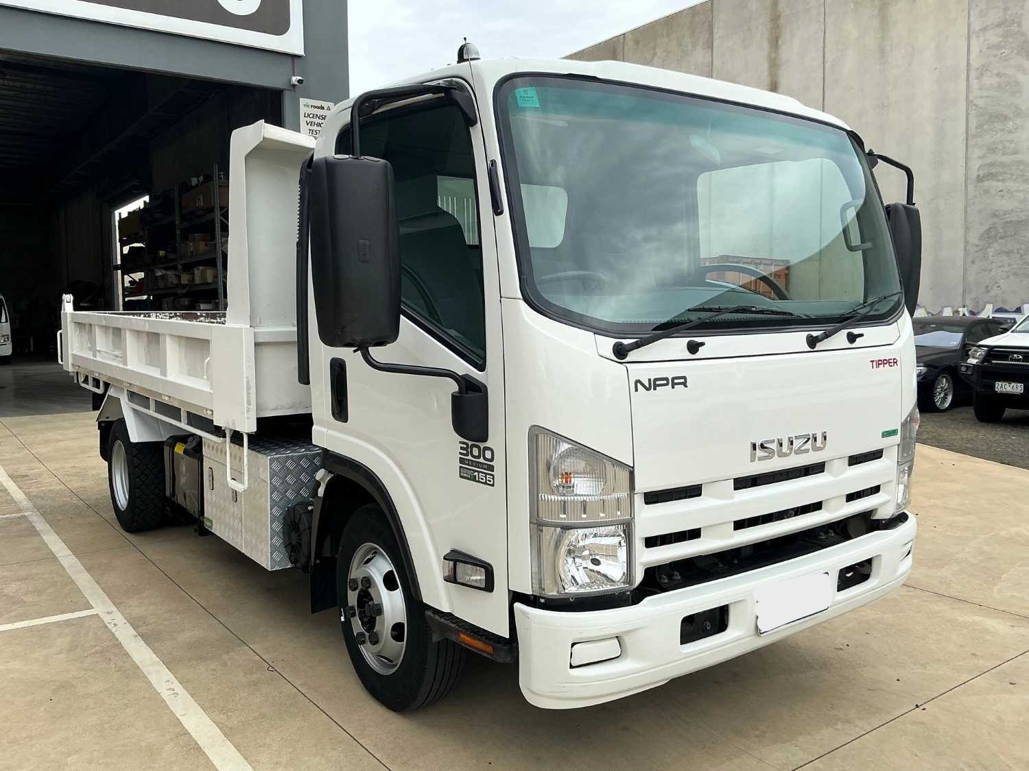 2015 ISUZU NPR300 TIPPER
