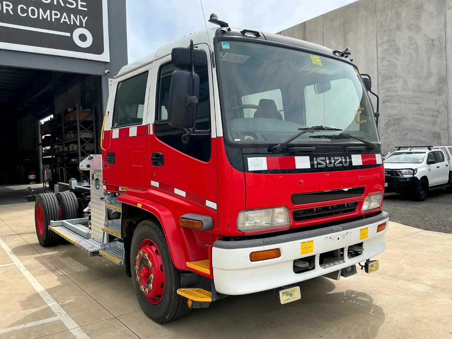 2002 ISUZU FTR800 DUAL CAB CAB CHASSIS