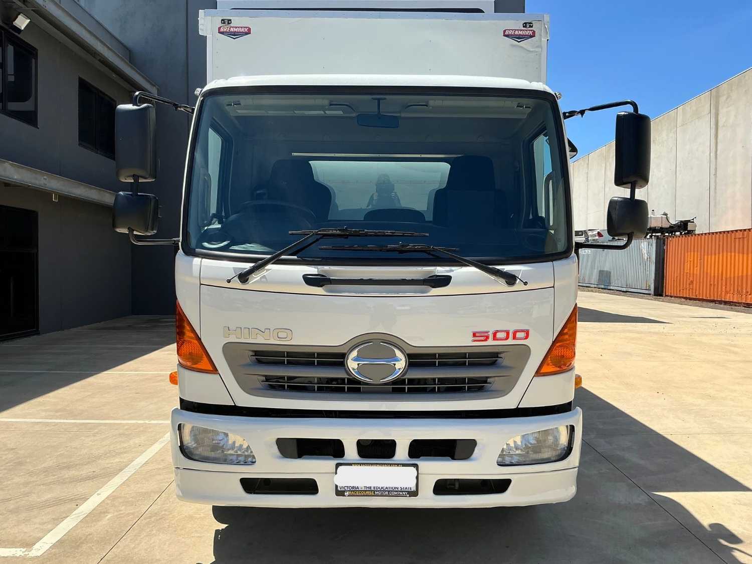 2015 HINO FC 500 CURTAINSIDER