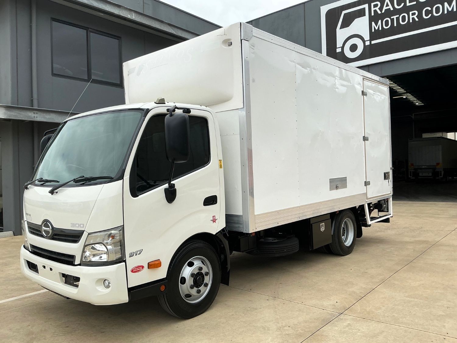 2016 HINO 300 PANTECH