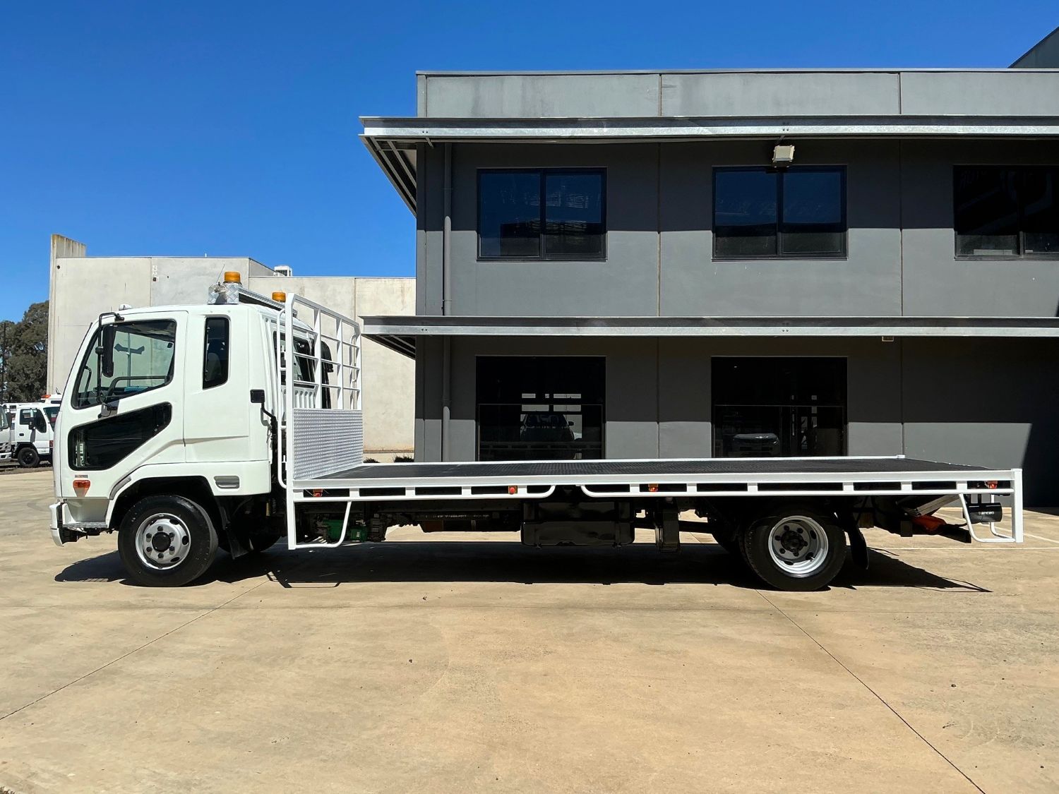 2012 FUSO FIGHTER TRAY