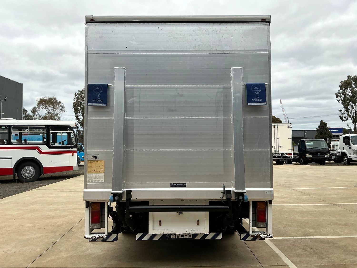 2016 HINO 300 PANTECH