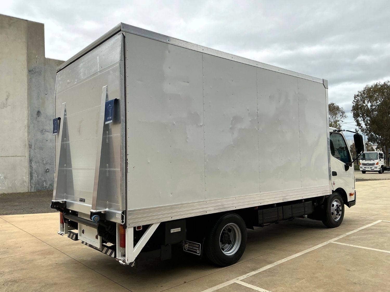 2016 HINO 300 PANTECH