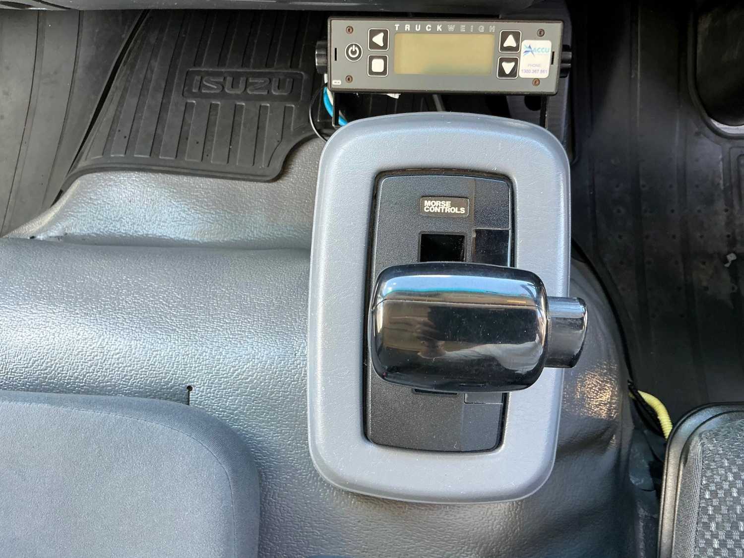 2016 ISUZU FRR110-260 SERVICE BODY