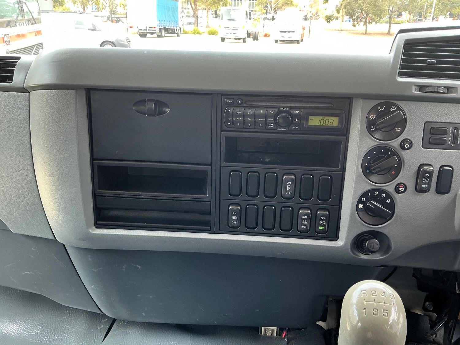 2012 FUSO FIGHTER TIPPER/CRANE