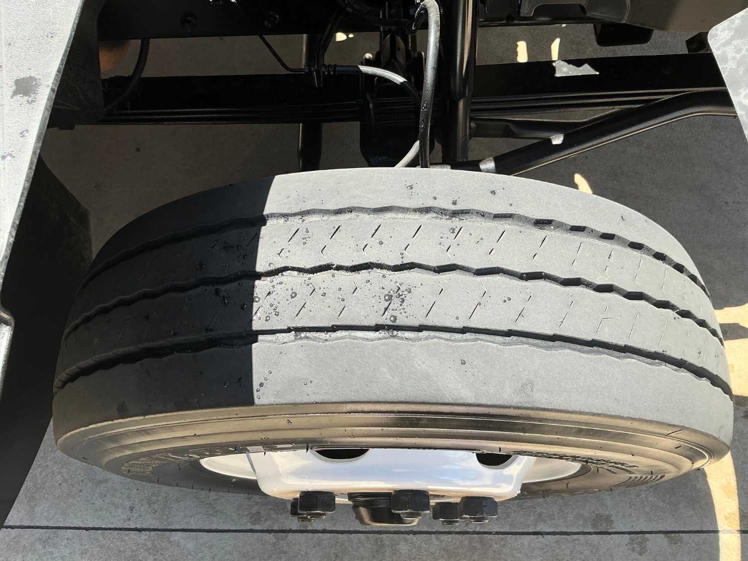 2016 ISUZU FRR110-260 SERVICE BODY